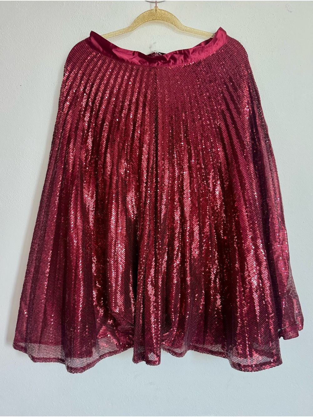Women's Sequined Pleated Midi Skirt - Burgundy Size Large